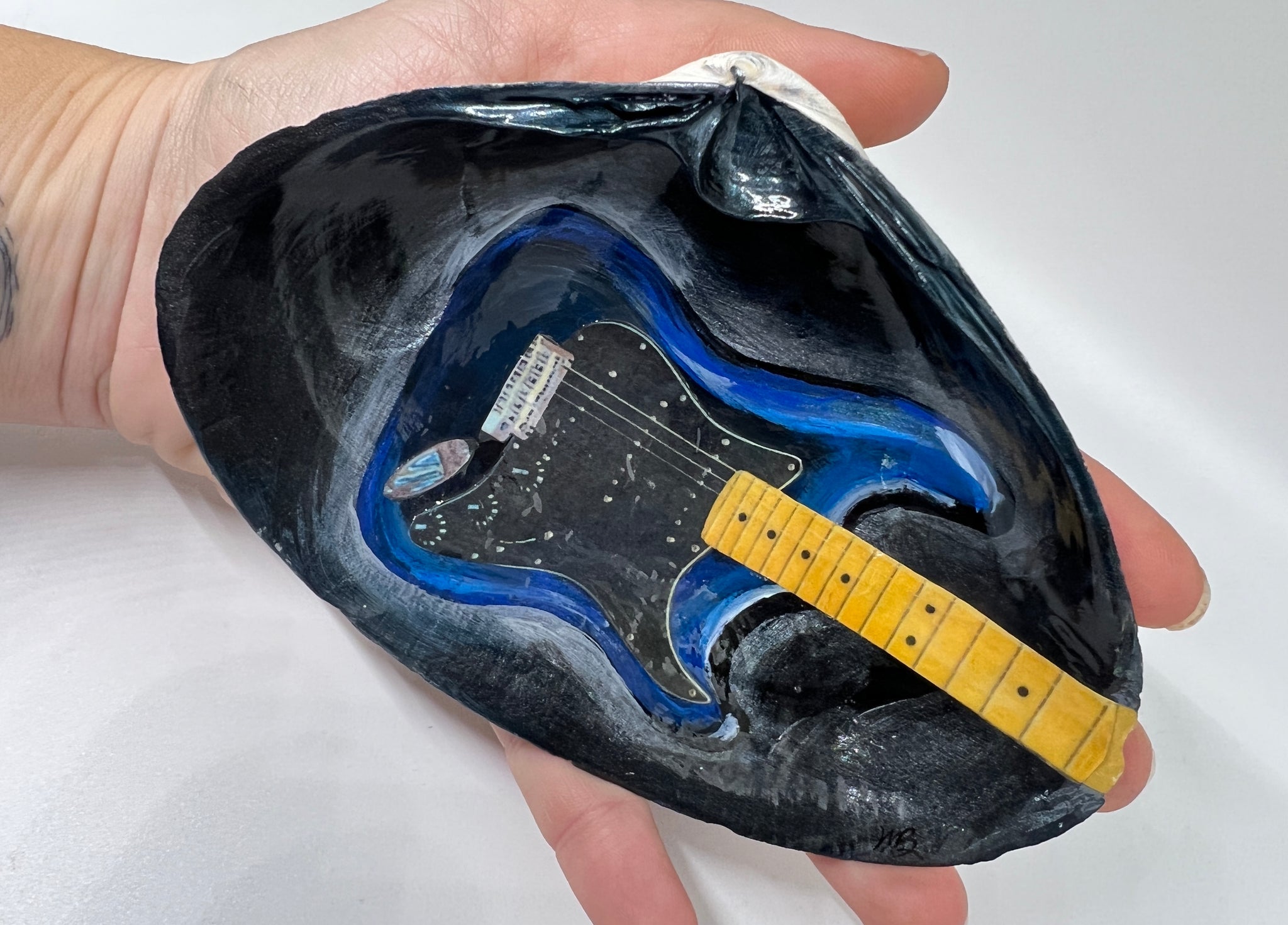 Custom guitar shell