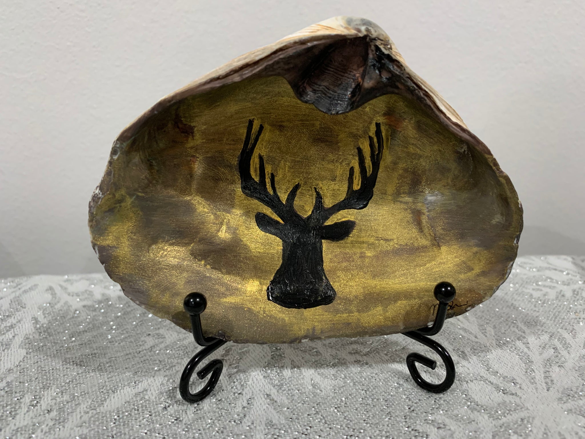 Reindeer shell (hand painted)